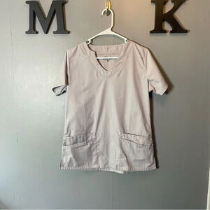 Butter soft light gray scrub top women’s size small